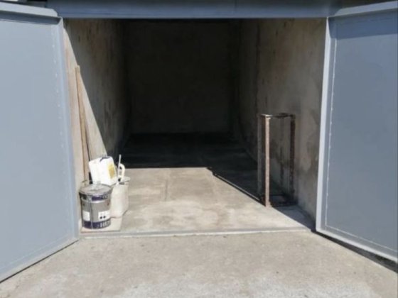 Продам Гараж Природные камни