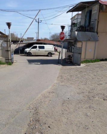 Продаю / сдаю / крытое место на стоянке под авто. - фото 1