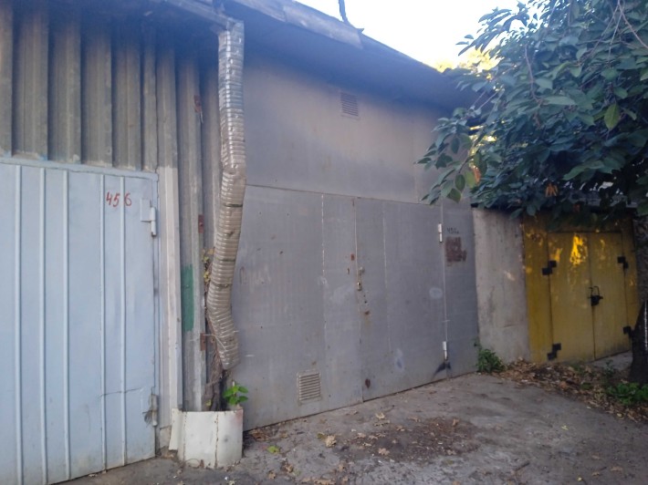 Продам каменный гараж, с подвалом, между Затонского и Бочарова. - фото 1