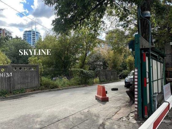 Гараж в ГК «Перемога» поруч з Alter Ego, Skyline, Cardinal, Аристократ Київ