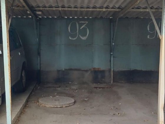 Продам крытое место на автостоянке Одеса