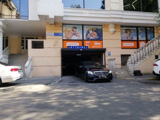 Продам широкий паркинг в центре. Греческая площадь.