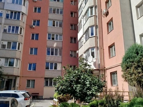 Продається простора 2-х кімнатна квартира, гарний стан. Р-н Поділля! Винница