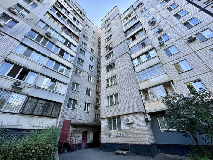 Продам 2-х кімн. квартиру від власника Лівобережний 3 р-он Каравана - фото 1