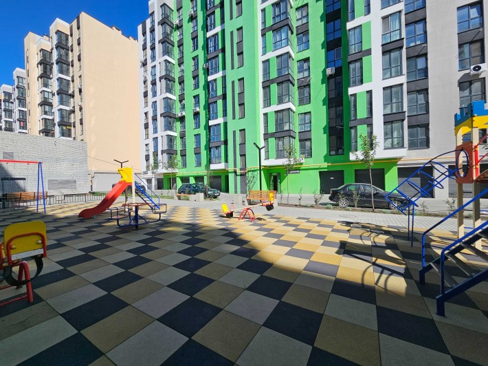 Велика квартира із автономним опаленням на  зручному поверсі. Центр - фото 1