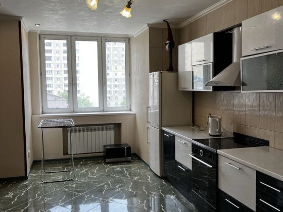 Продаж 2-к квартири 88 м2, Срібнокільська 1, ЖК Корона, 4 пов.,Позняки Киев