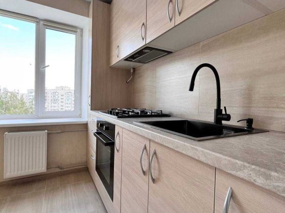 Продам квартиру 2х кімнатну з ремонтом Чернигов