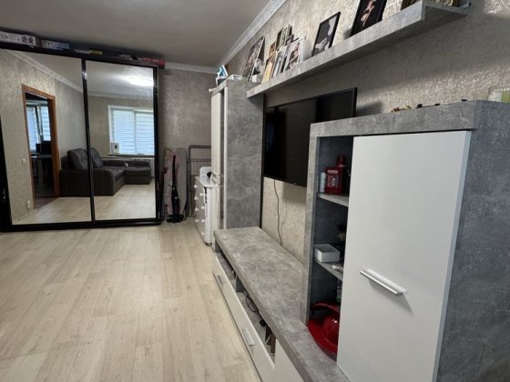 Продається 1 кімнатна на Вокзалі з ремонтом , меблями та технікою. Житомир