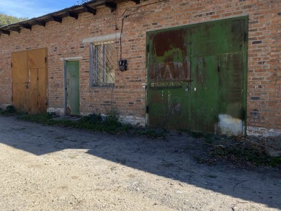 Продам гаражне приміщення, складське приміщення Бар