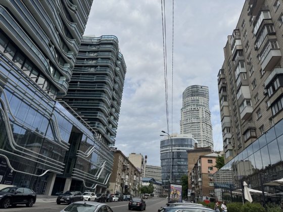 Гараж центр з правом власності Киев