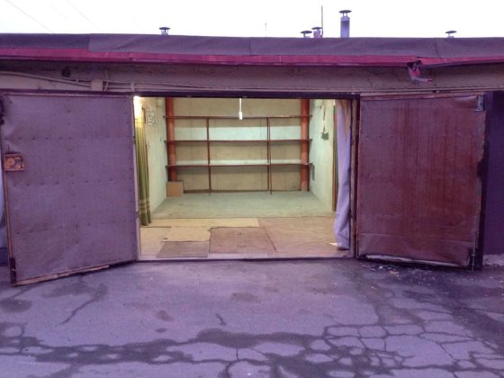Продам два гаража ГК "Печерский", вул. Камишинська, 4, метро Видубичі Київ