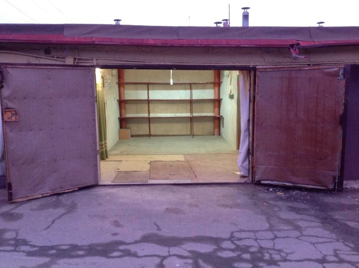 Продам два гаража ГК "Печерский", вул. Камишинська, 4, метро Видубичі - фото 1