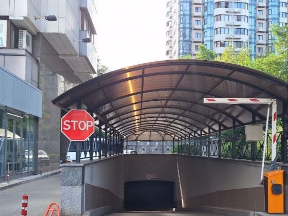 Продається паркомісце, Новопечерські Липки, Андрія Верхогляда ( Драгом Киев