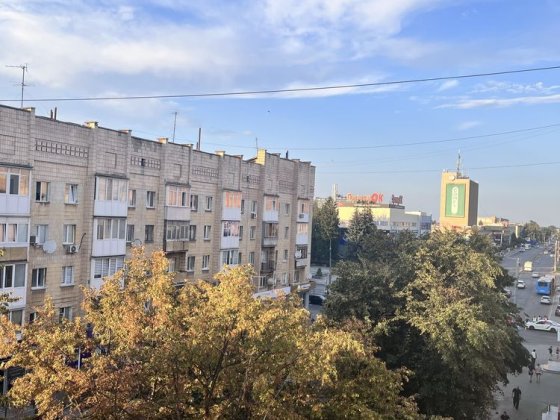 продам 2 кімнатну квартиру в центрі Житомир