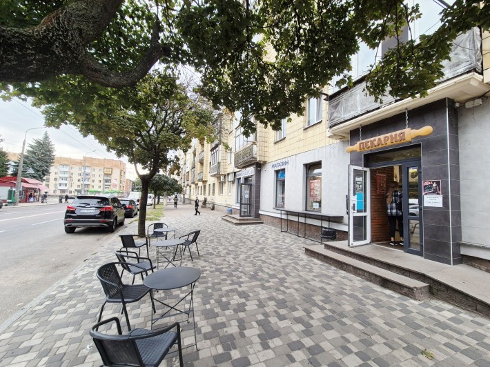 Р-н Глобала фасадна квартира під комерцію Київська та Східна - фото 1