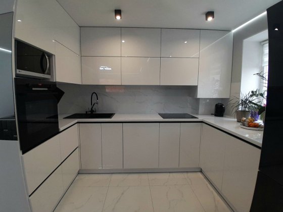 Сучасна 4к квартира з меблями та технікою Кропивницкий