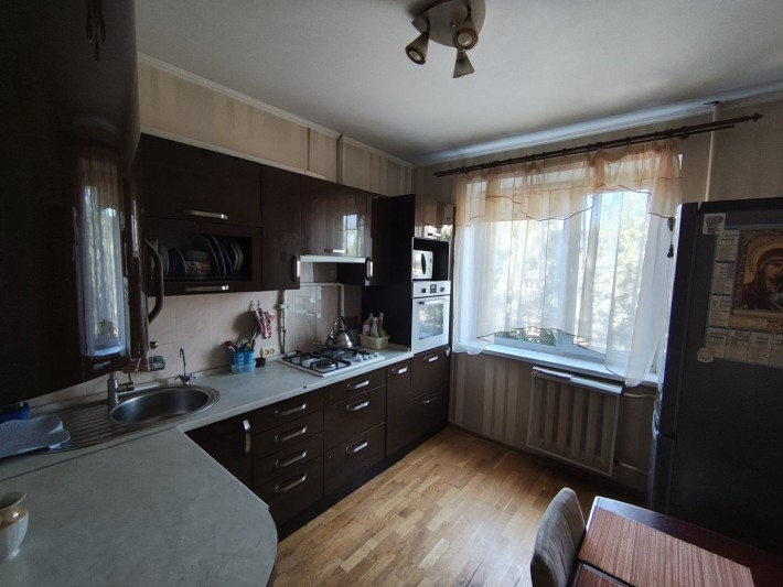 Продам 2 кімнатну квартиру по вул. Князів Острозьких - фото 1