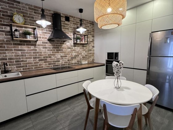 Продам Свою квартиру з 3 спальнями.