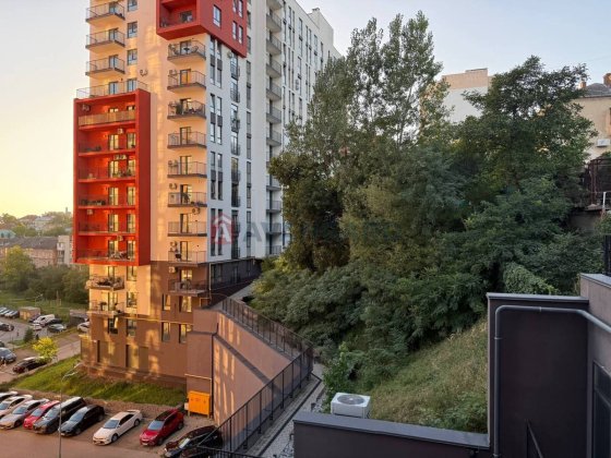 Продаж 2 кім 76 м2 в ЖК Семицвіт на Шевченка Львів