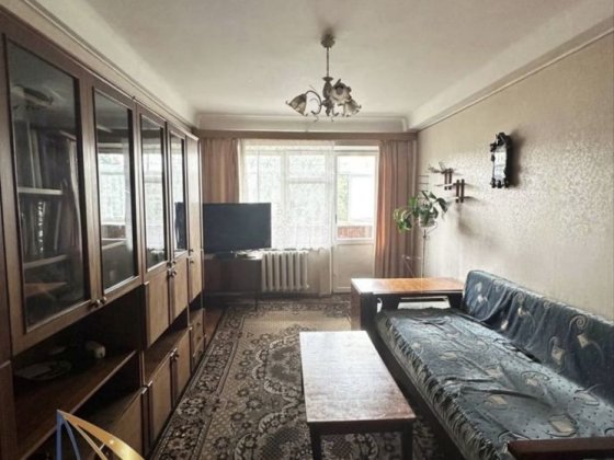 Продается 3 ком квартира по ул . Запорожского Казачества 5/5 Запоріжжя