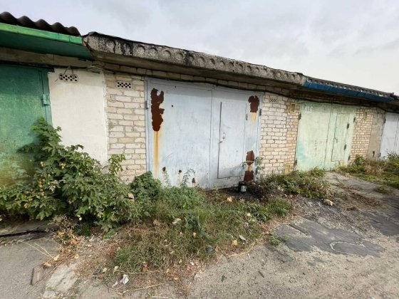 Продам гараж пгт. Немешаево, общ. 25 м2 кирпичный, смотровая яма, ТОРГ Немішаєве