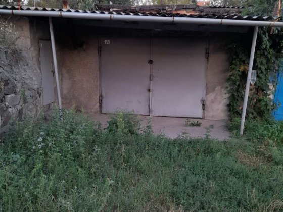 Продам гараж.коператив Москвич..первый с заезда в коператив.есть прист Первомайськ