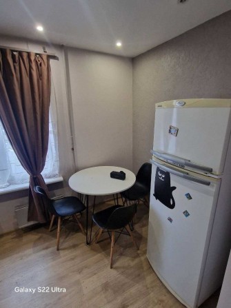 Продам трехкомнатную квартиру ремонт мебель ул. Автозаводская - фото 1