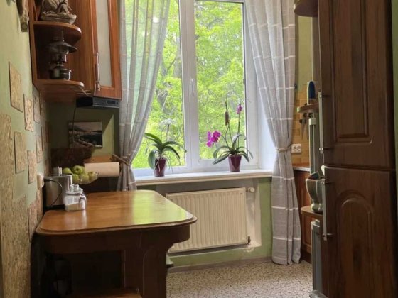 2 кімнатна сталінка з автономним опаленням Житомир