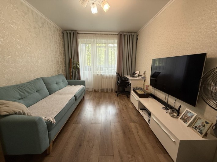 Продаю 3х ком.кв. с ремонтом на Проспекте Центральном. 3 я Слободская. - фото 1