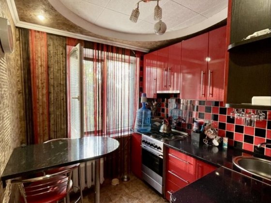 Продаж однокімнатноі квартири вул.Театральна Миколаїв