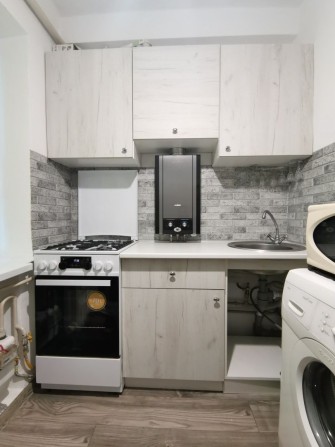 Продам 2х комнатную квартиру в центре города - фото 1