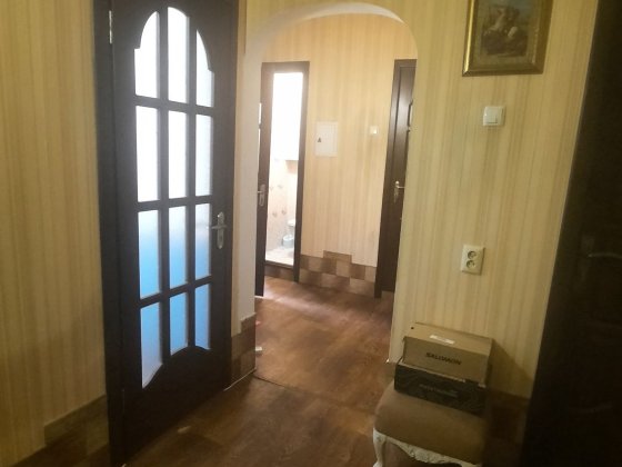 Продаю срочно с выездом 3 комн.кв 6 слободская, 2этаж, квадратный холл Николаев