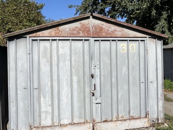 Металевий гараж в оренду