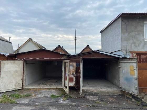 Здам два спарені капітальні гаражі. Західна-окружна  (р-он ЮНАСа) Хмельницкий