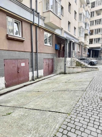 Оренда гаража в центрі, вул. П. Орлика - фото 1