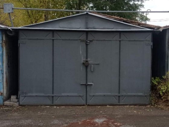 Сдам 2 гаража на 12 Квартале (Г.Сталинграда) Капитальный и железный Дніпро