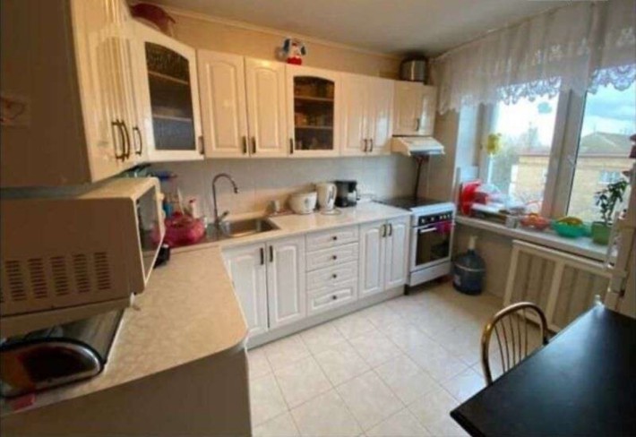 Продаж 4-к квартиры вул. Салютна 4а Шевченківський район - фото 1