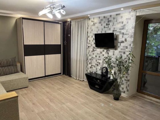 Продаж 2-к квартири на вул. Стадіонна 1/7 Солом'янський район Киев