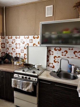 Продаж 2кім.кв.4/5цегл.вул.Яценко район Варуса. ТОРГ. - фото 1