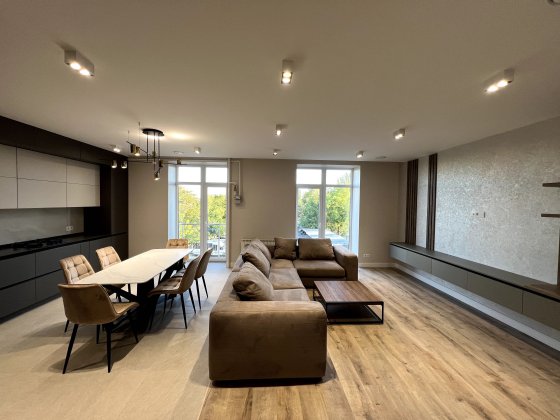 Продаж 3к квартири 104 кв. м на вул. Мала Морська Николаев