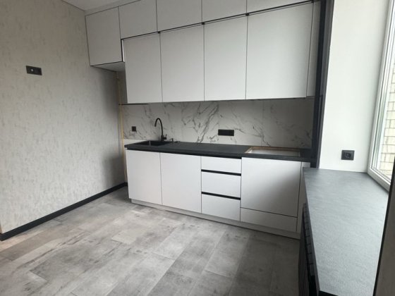 Продам двокімнатну сталінку в самому центрі!Власник! Житомир