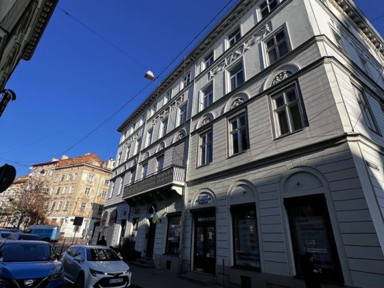 Продаж 1 кім центр, площа Ринок, 58000 дол Львів