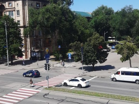 Продам 2-х комн. сталинку на проспекте Соборный Запорожье