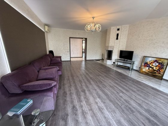 Продаю хорошую 4 кк в центре, новострой ул Соборная, автономка Миколаїв