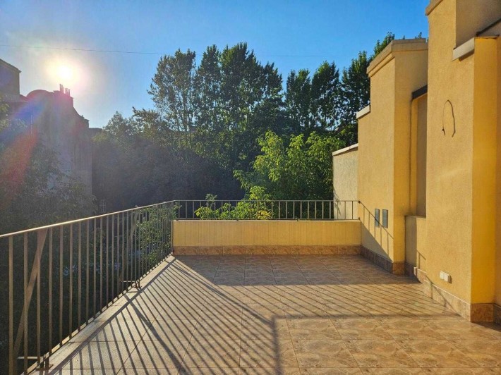 Продаж 3 кімнатної квартири, вулиця Зелена (Романчука) - фото 1