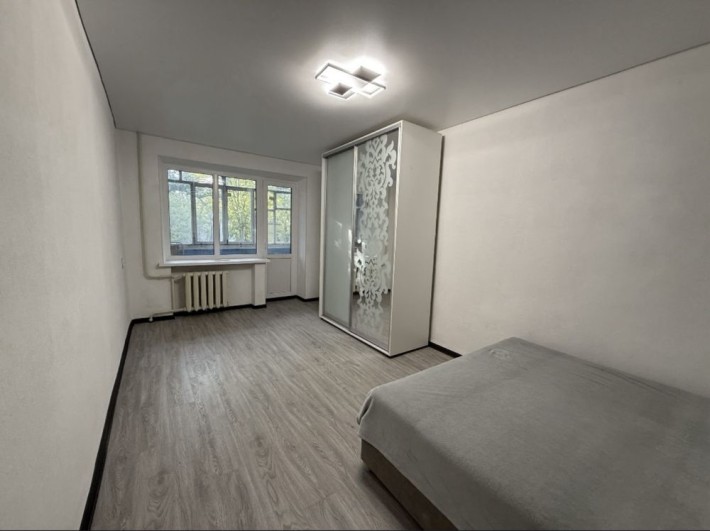 Продам чудову 1к.кв/Площа Перемоги - фото 1