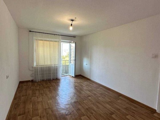 Продається 1 кімнатна квартира на пр. Героїв,  46 Днепр