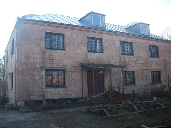 Надам в оренду капітальну 2хповерхову адмінбудівлю із підсобн.прим. Житомир