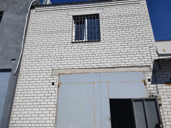 Сдам гараж 5х6м Спутник 3 Крайняя 13 асфальт  2 заезда в ГК Киев