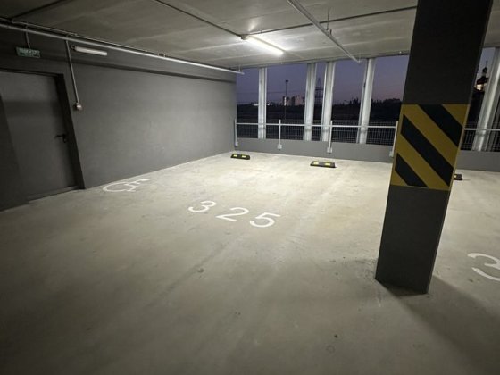 Оренда паркінгу Варшавський 3 Киев